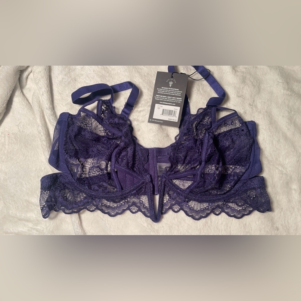 Thistle And Spire Cutout Lace Underwire Bra Navy NWT - Picture 8 of 8